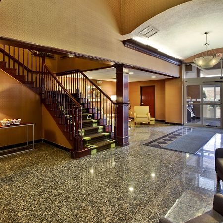 Holiday Inn Express Hotel & Suites Woodhaven By Ihg Exterior photo