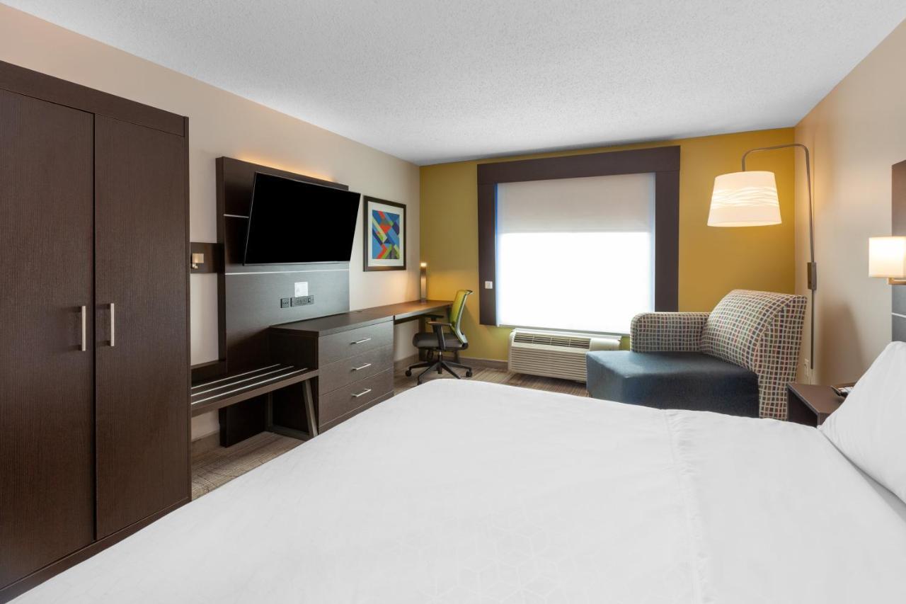 Holiday Inn Express Hotel & Suites Woodhaven By Ihg Exterior photo