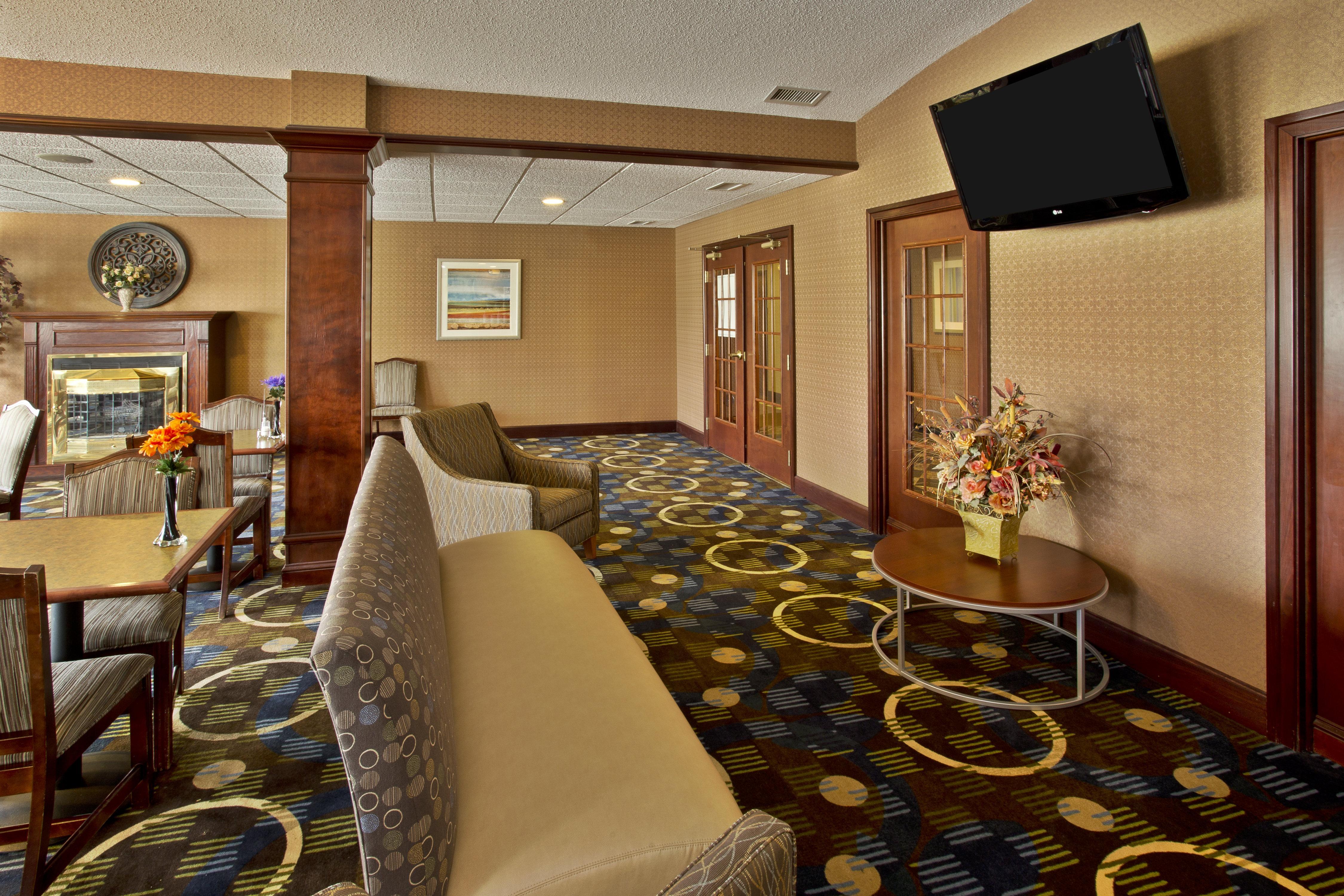 Holiday Inn Express Hotel & Suites Woodhaven By Ihg Exterior photo
