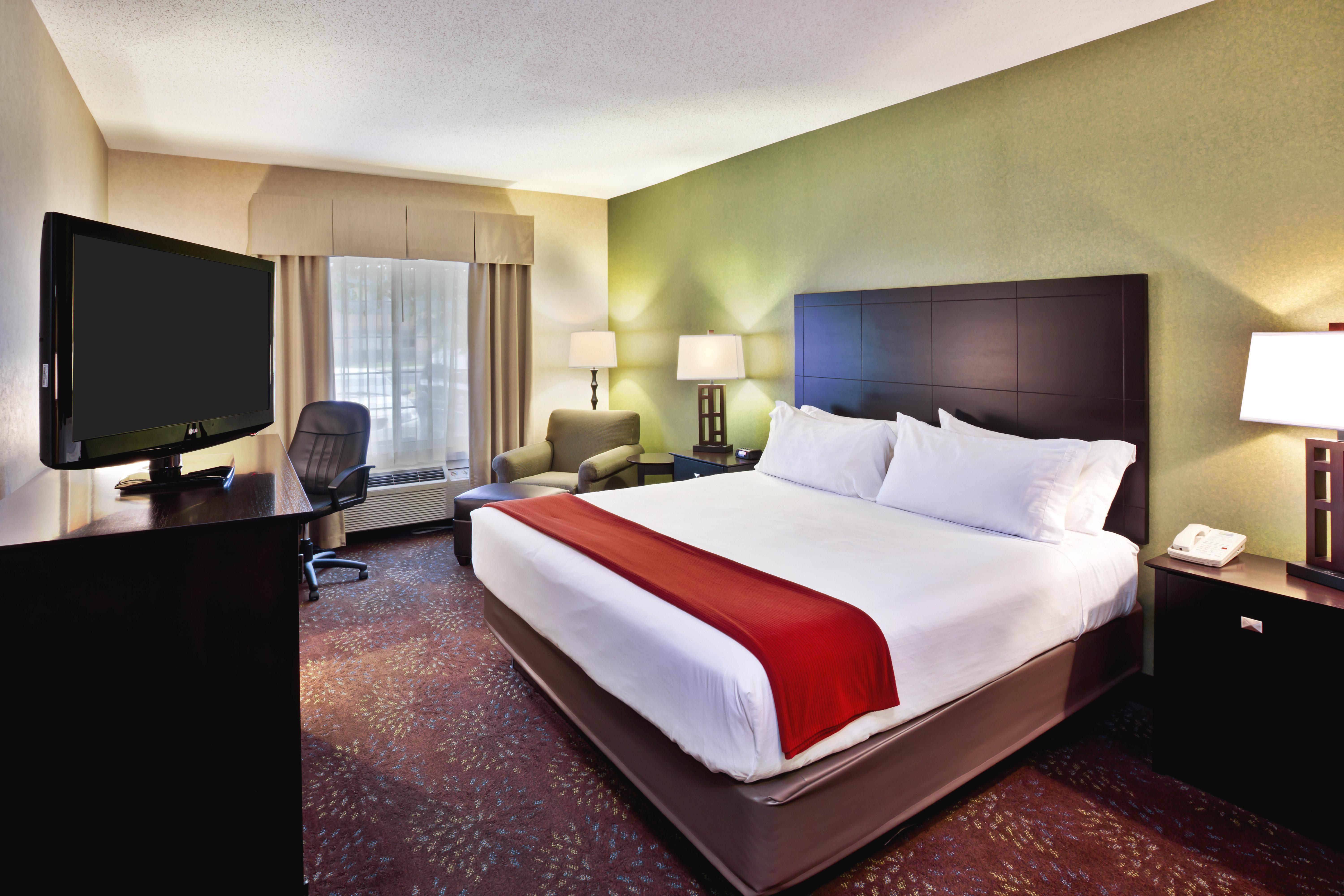 Holiday Inn Express Hotel & Suites Woodhaven By Ihg Exterior photo