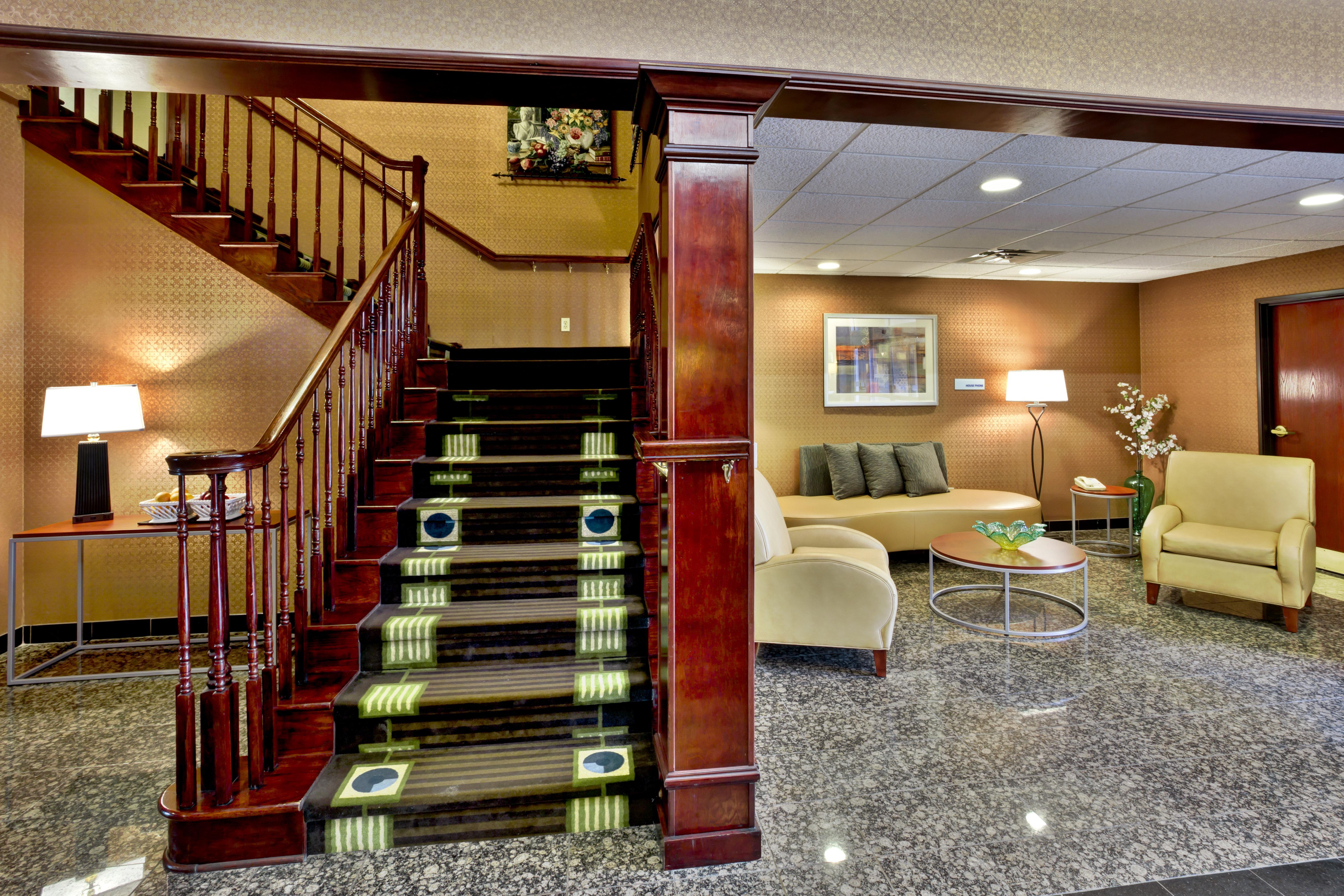 Holiday Inn Express Hotel & Suites Woodhaven By Ihg Exterior photo