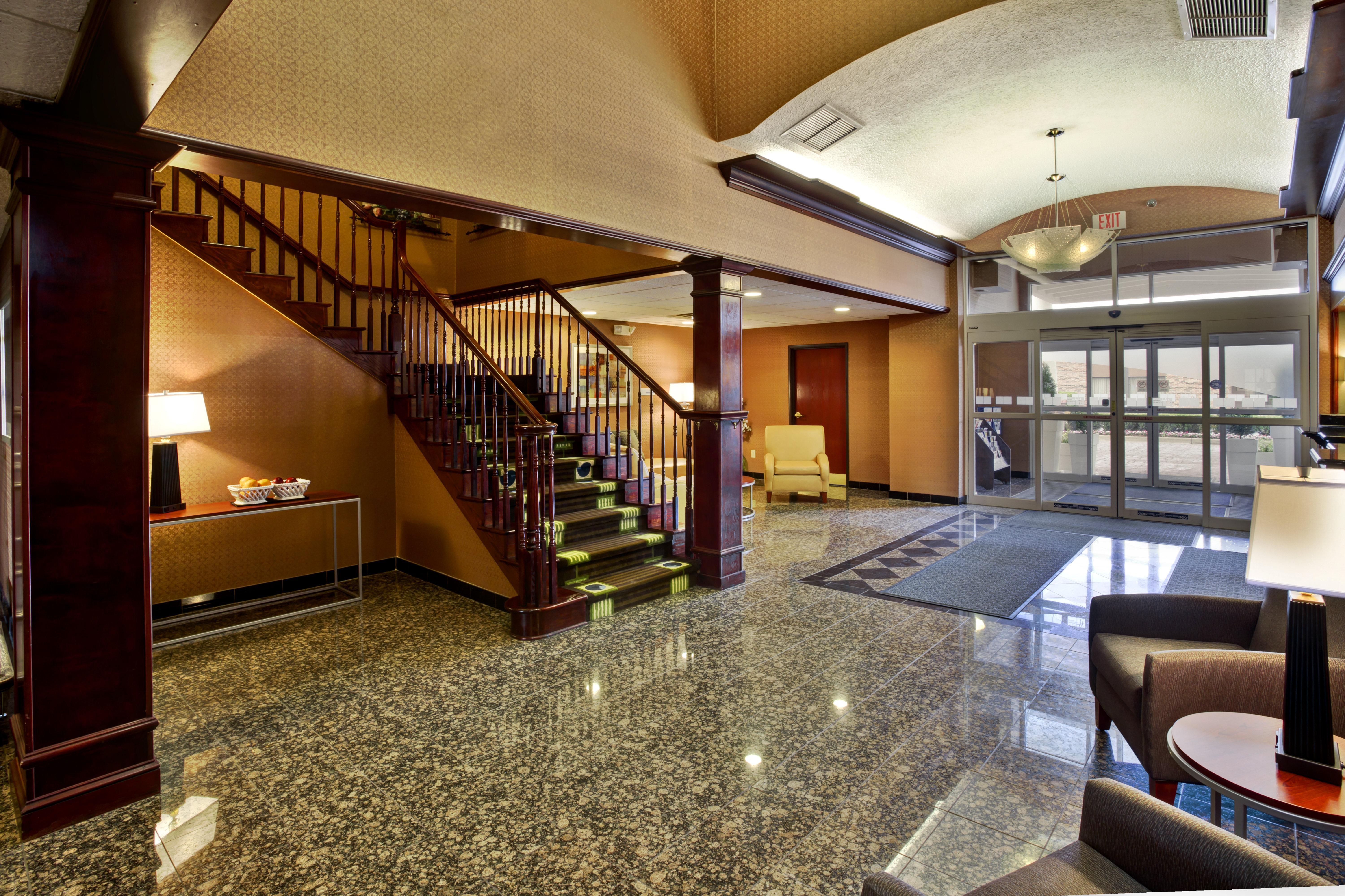 Holiday Inn Express Hotel & Suites Woodhaven By Ihg Exterior photo