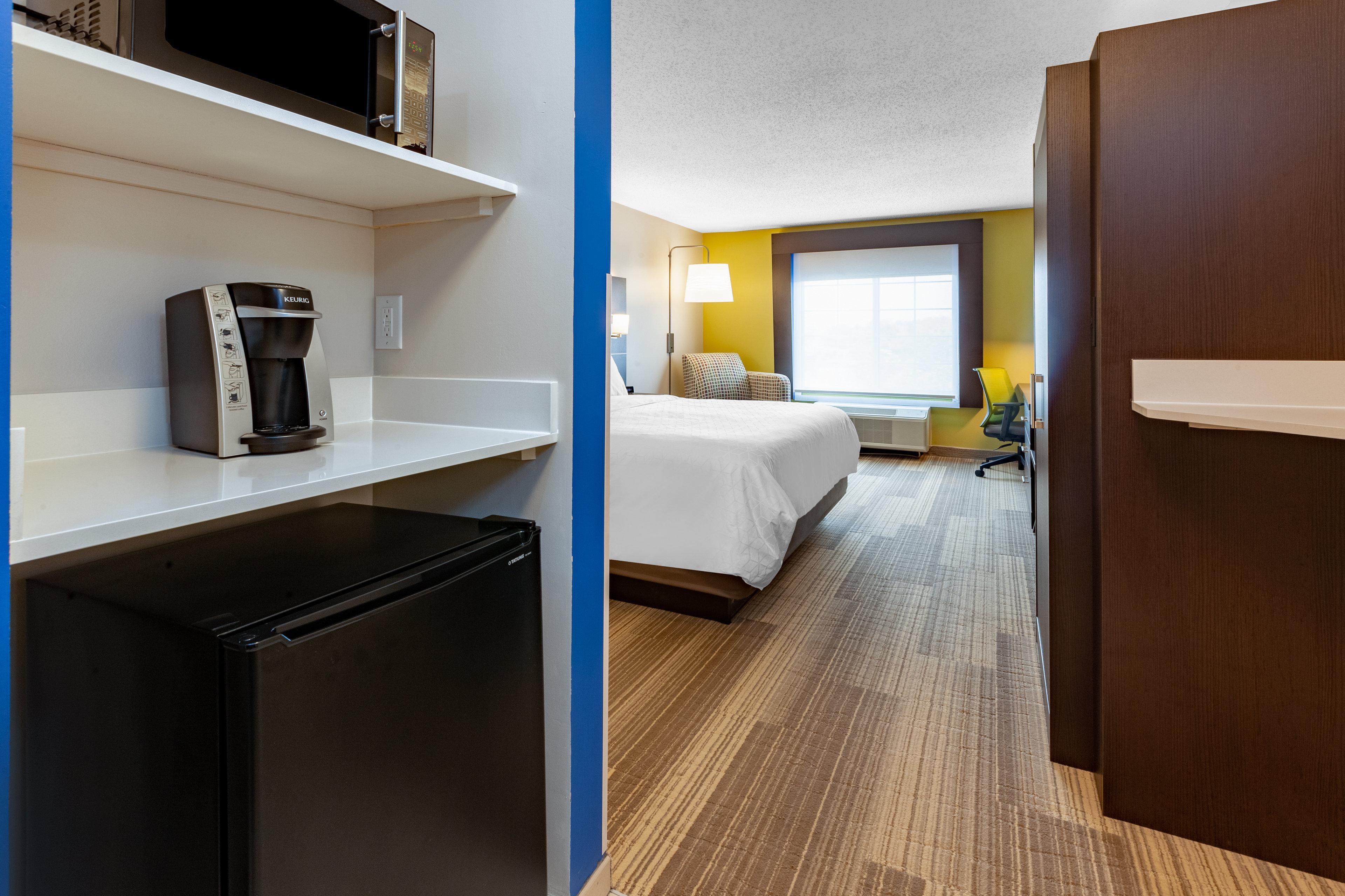 Holiday Inn Express Hotel & Suites Woodhaven By Ihg Exterior photo