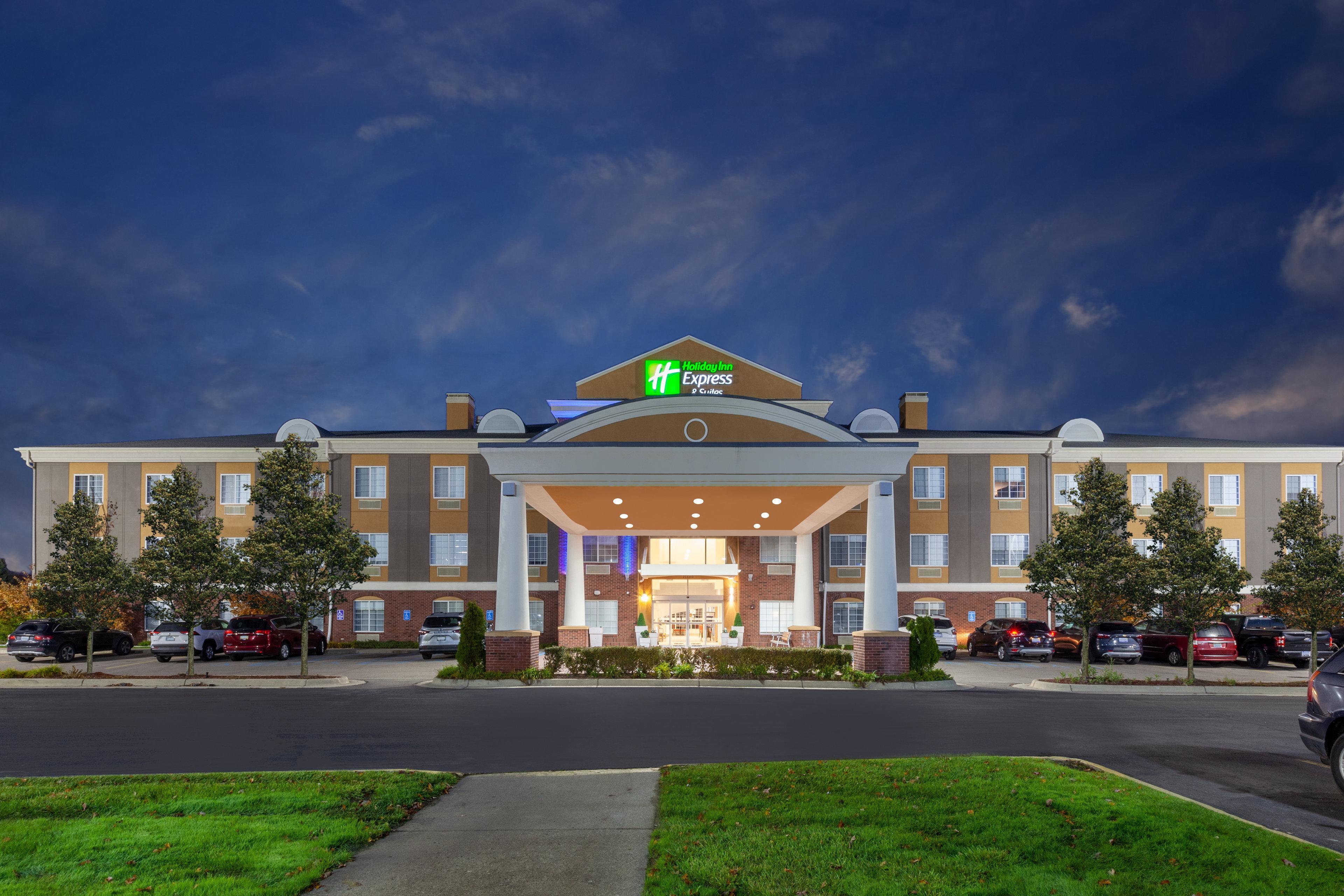Holiday Inn Express Hotel & Suites Woodhaven By Ihg Exterior photo