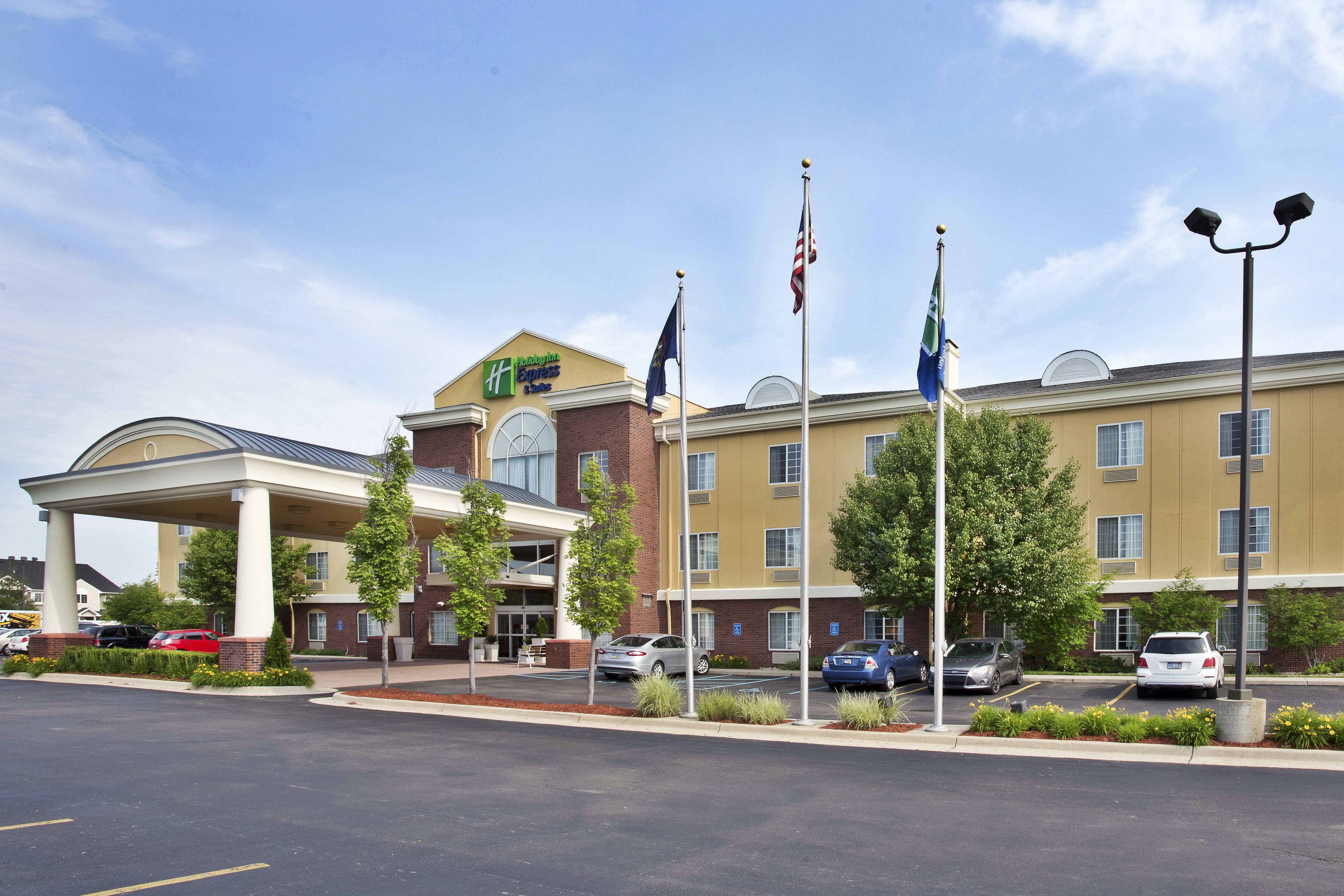 Holiday Inn Express Hotel & Suites Woodhaven By Ihg Exterior photo