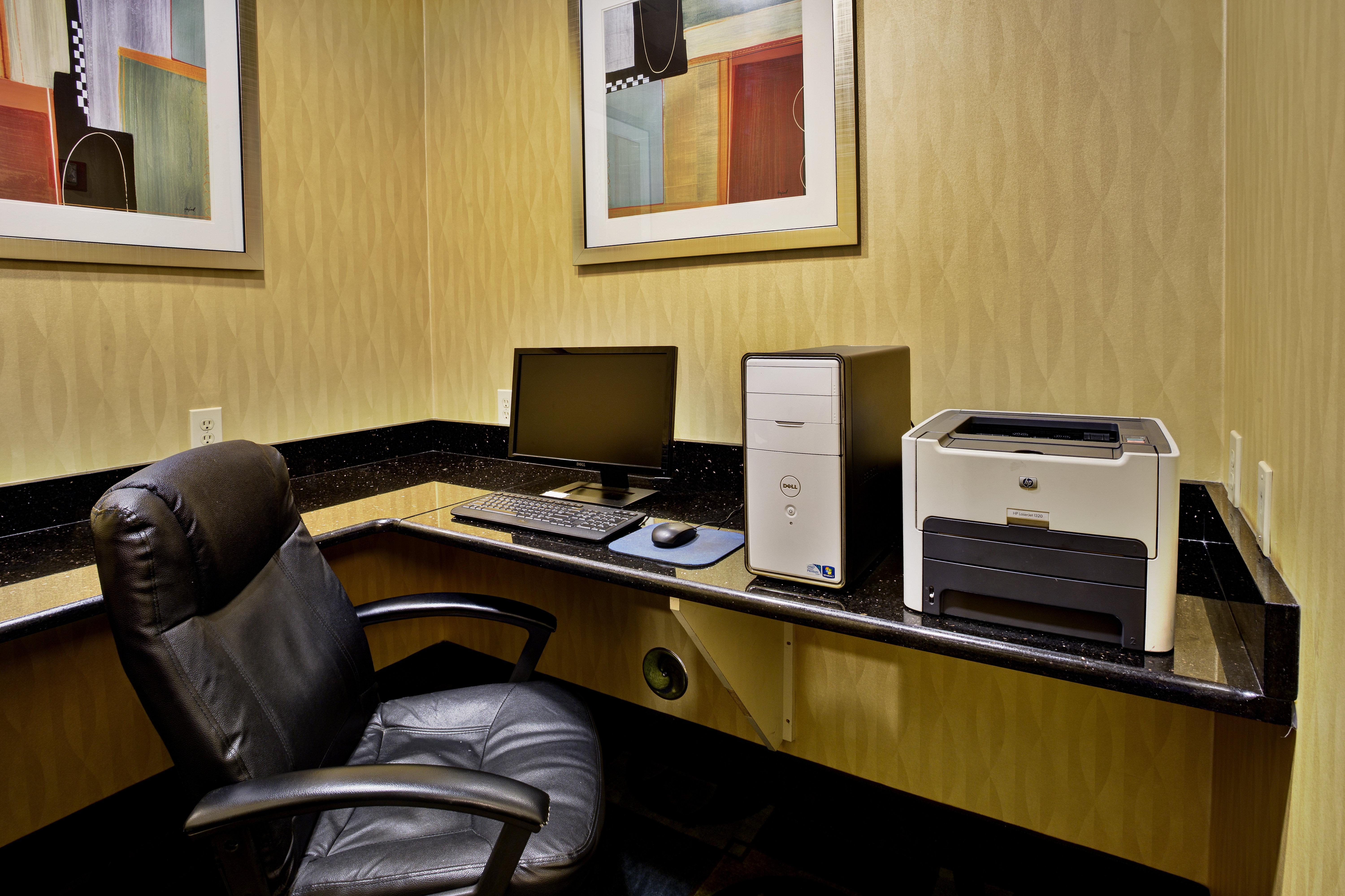 Holiday Inn Express Hotel & Suites Woodhaven By Ihg Exterior photo